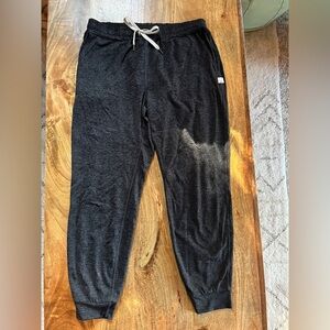 Vuori Women's Performance Joggers - Charcoal Heather Size Small